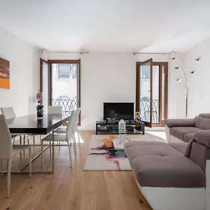 https://apartments-san-marco-square-with-terrace.hotelslidodijesolo.com